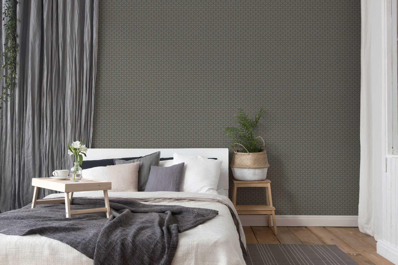             Dunkle Tapete mit Gold Dekor im eleganten Retro Stil – Metallic, Schwarz
        