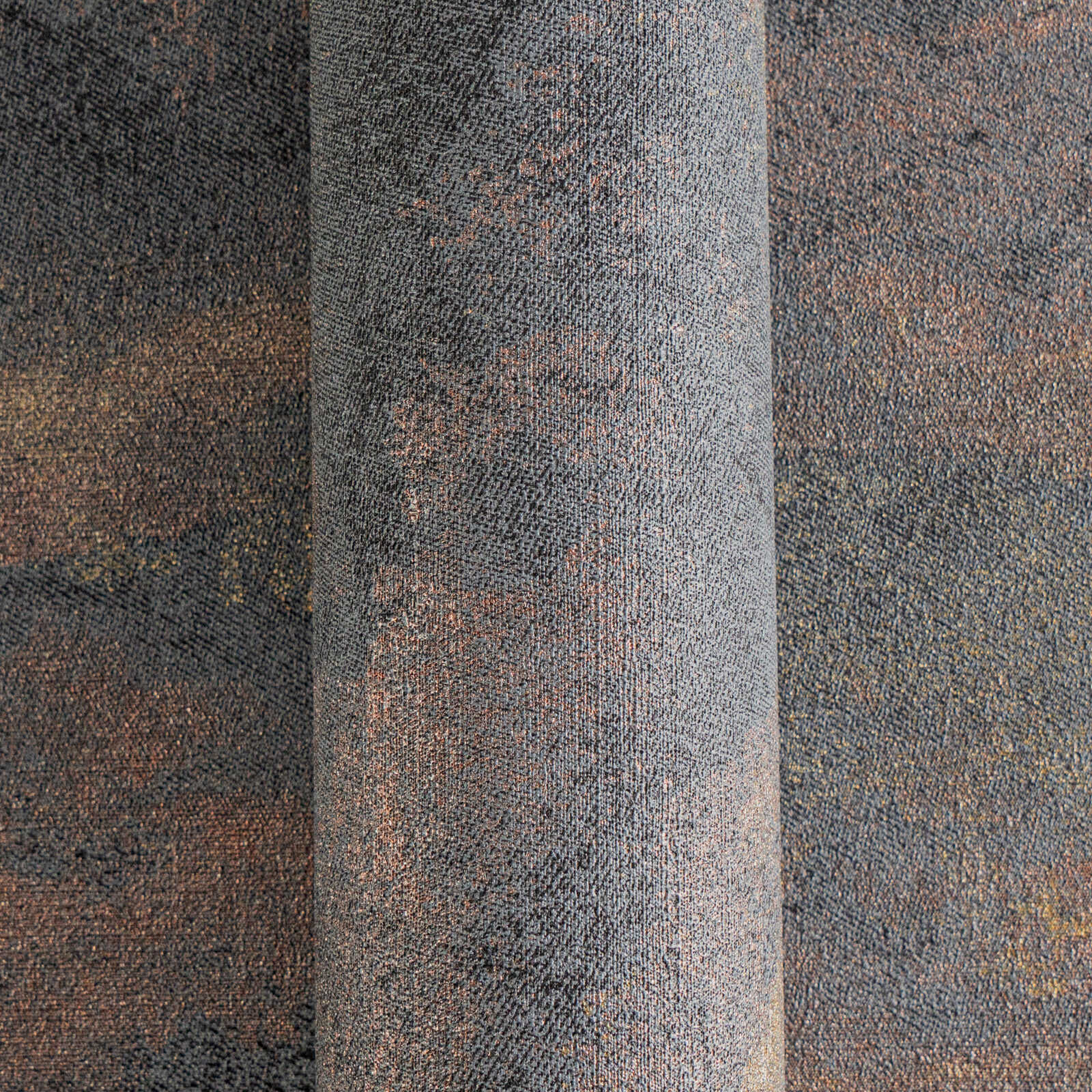             Exklusive Vliestapete mit strukturierter und schimmernder Wellenoptik – Schwarz, Grau, Metallic
        