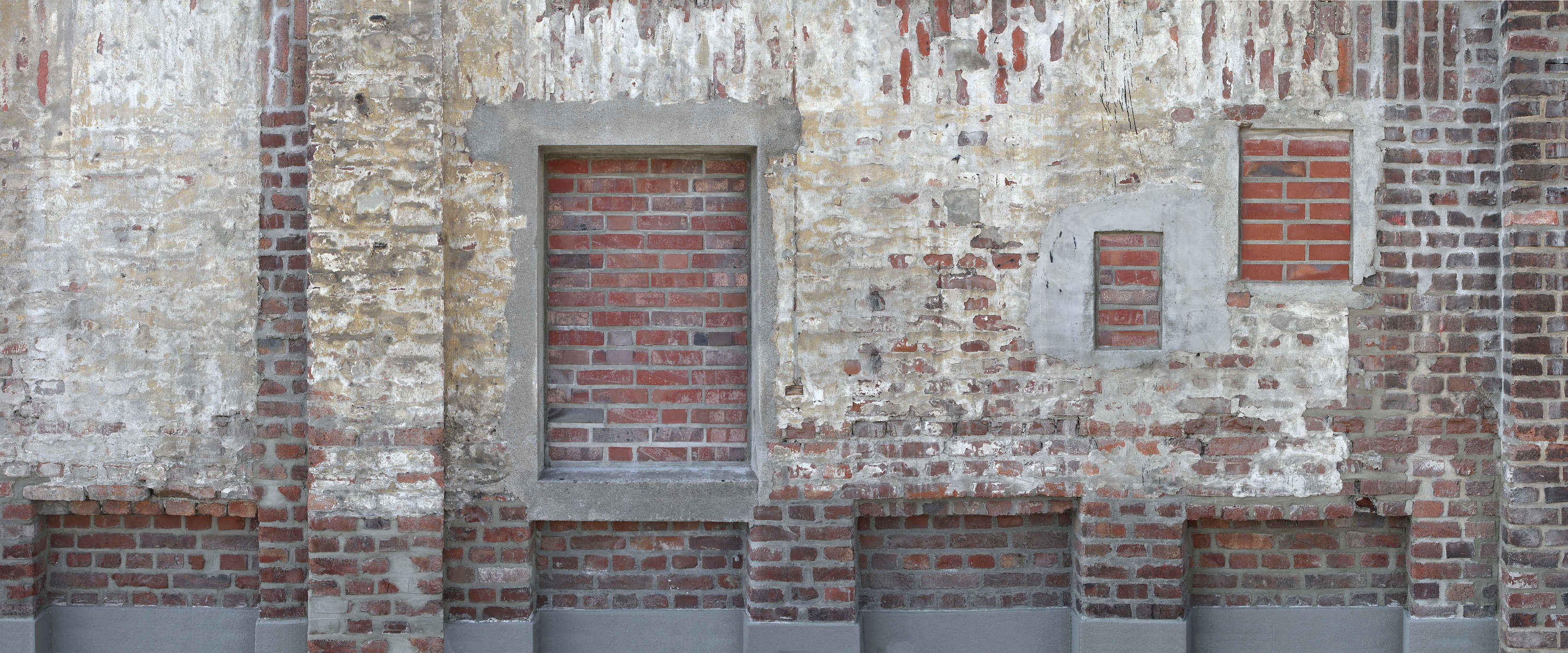             Mauer Fototapete verschlossenes Fenster im Used Look
        