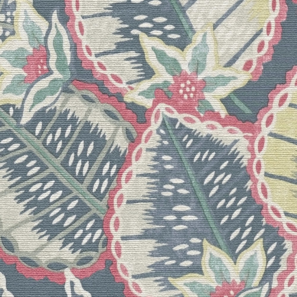             Vliestapete mit Blattbemusterung in Dschungeloptik – Blau, Grün, Rot
        