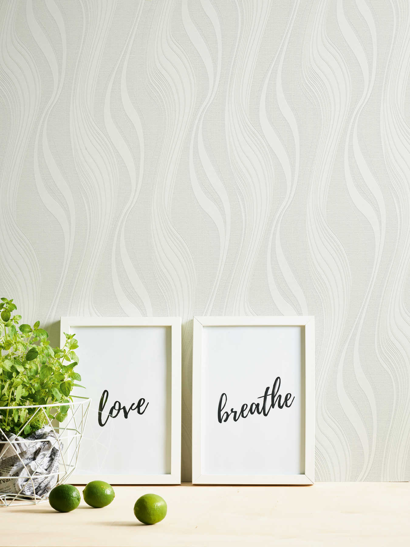             Tapete mit organischem Linienmuster und 3D-Effekt – Weiß
        