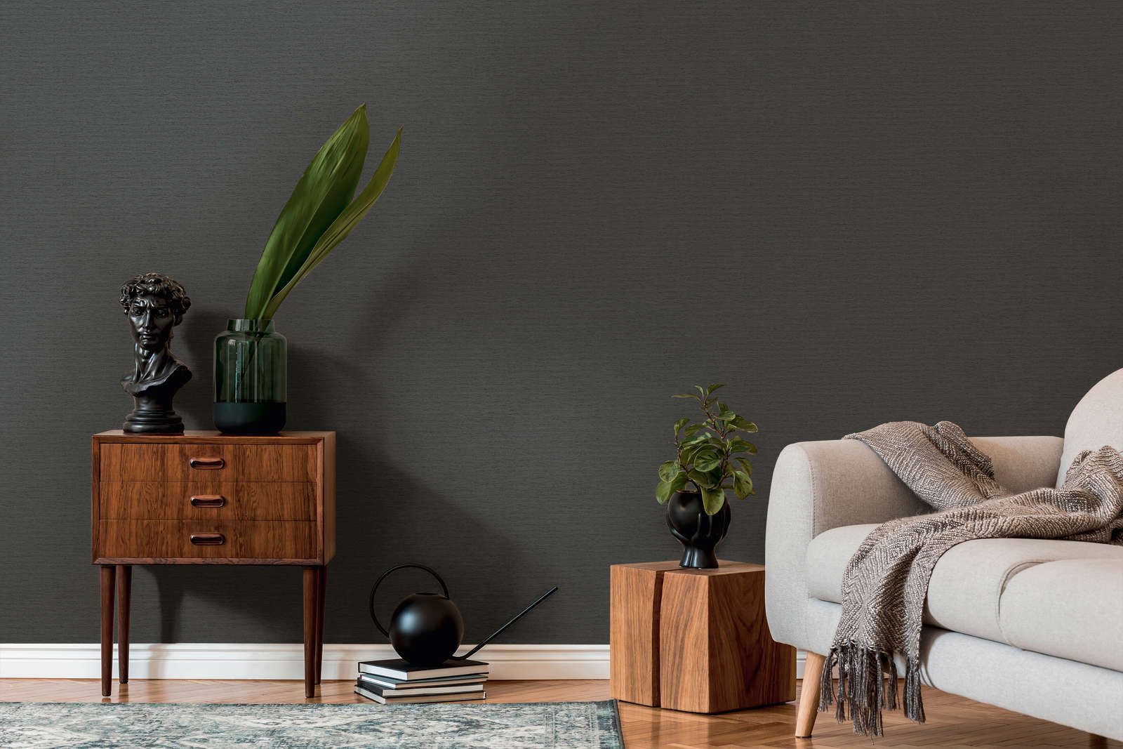             Einfarbige Vliestapete mit Strukturdesign, matt – Schwarz
        