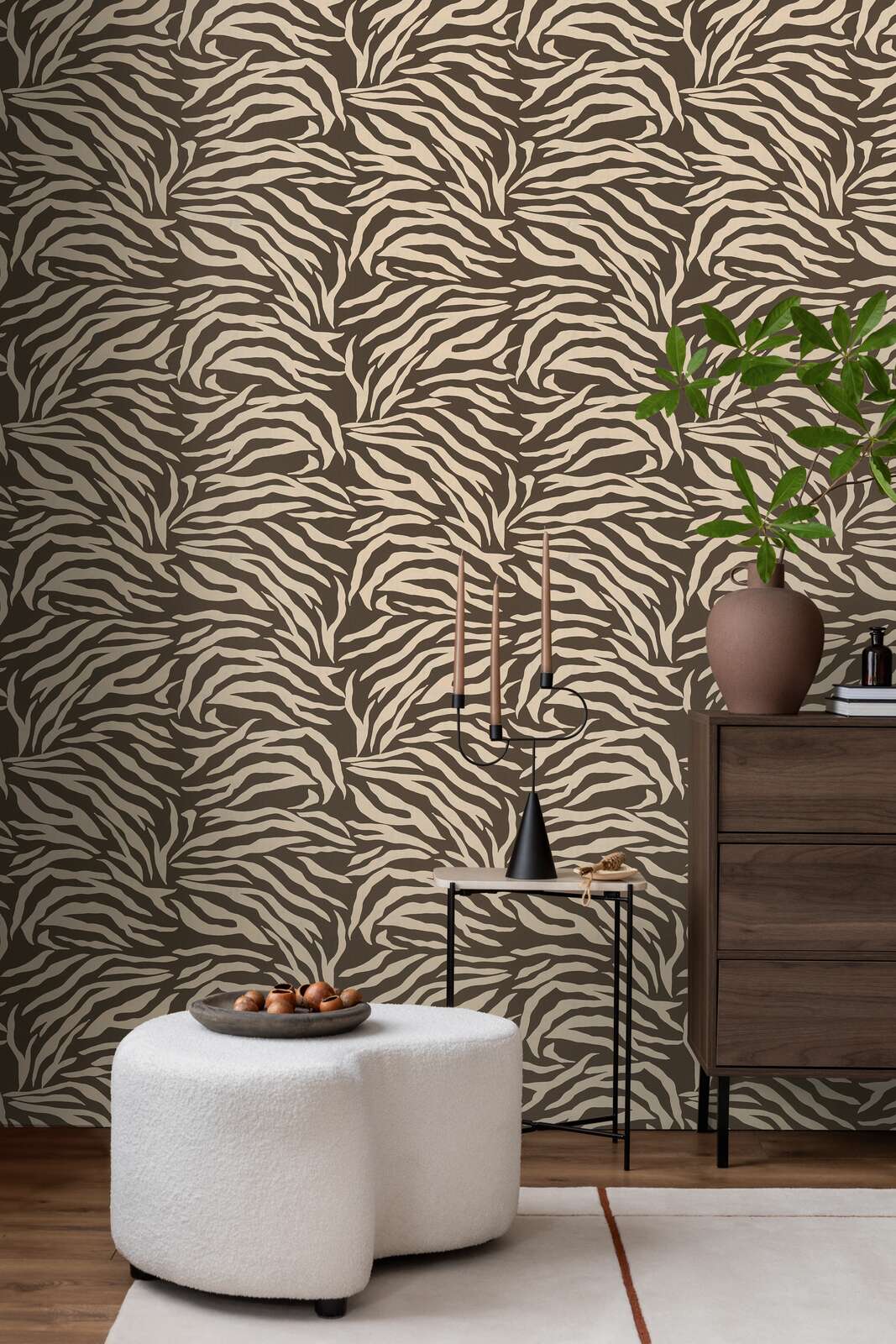             Moderne Vliestapete mit ausdrucksstarkem Zebramuster, leichte Struktur – Braun, Beige
        