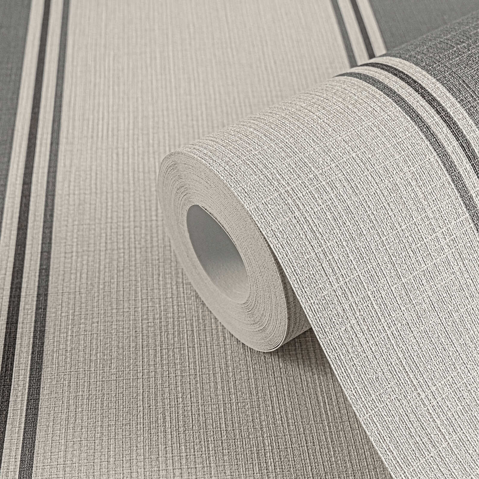             Klassische MICHALSKY Streifentapete in Textiloptik – Beige, Grau
        