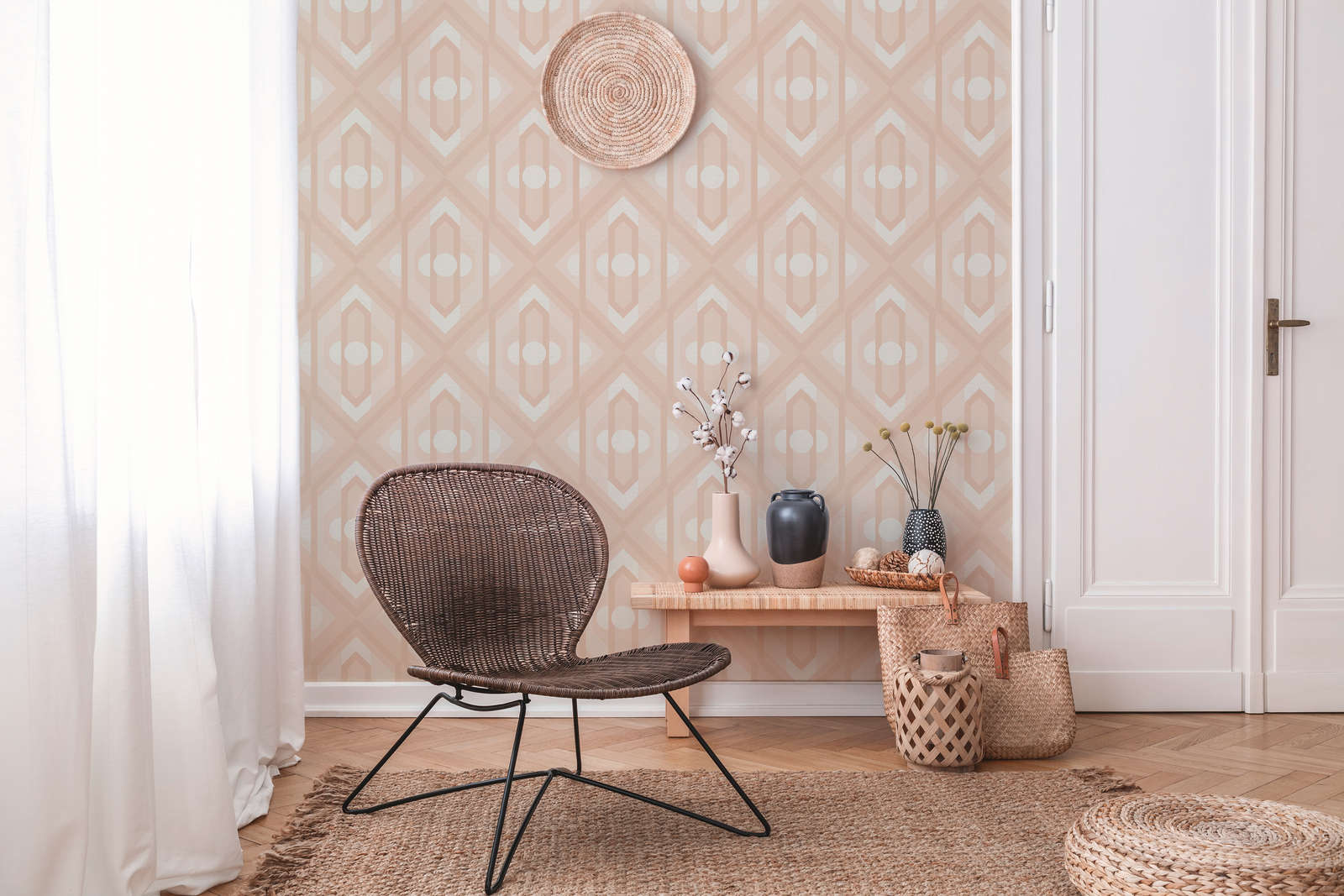             Retro Tapete mit geometrischen Ornamenten in sanften Farben – Beige, Creme, Weiß
        