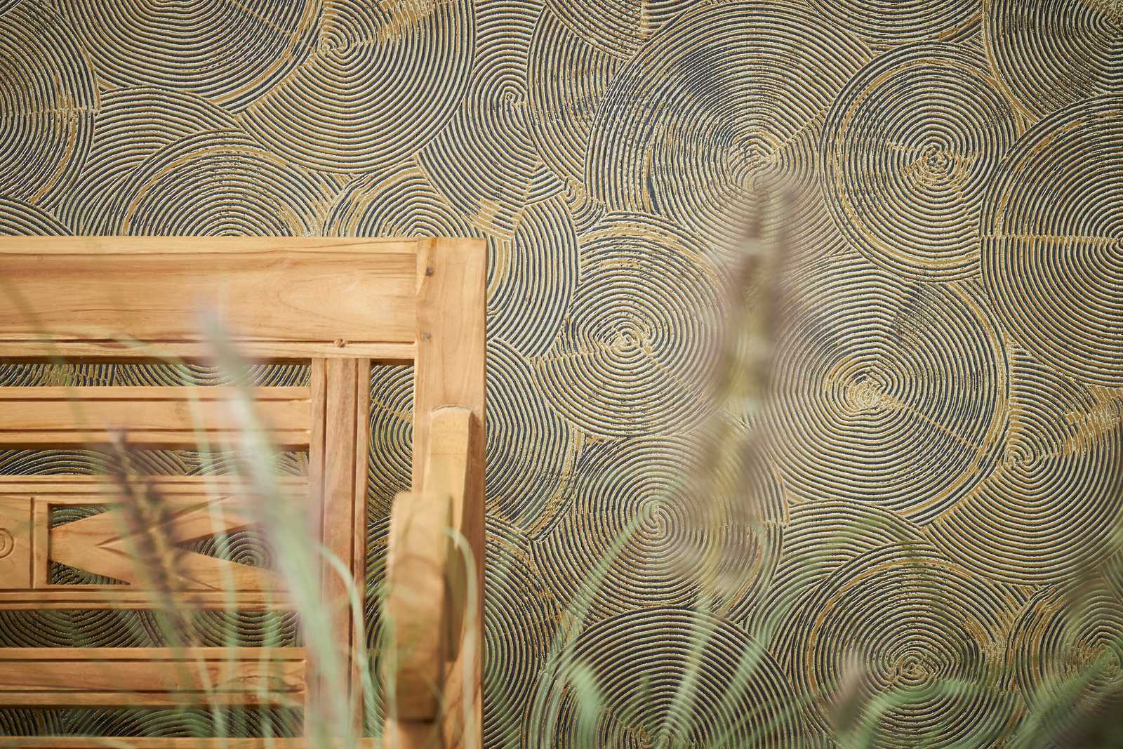             Mustertapete moderne Putzoptik mit Gold – Beige, Metallic, Schwarz
        