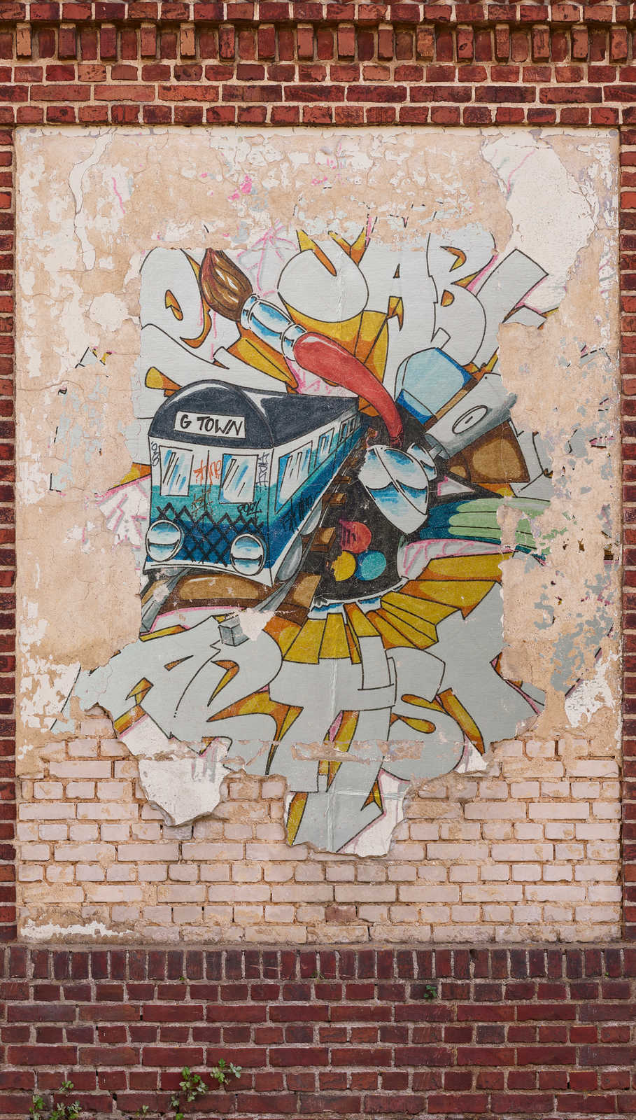 Ziegelsteinwandoptik Tapete mit buntem Graffiti – Braun, Beige, Rot