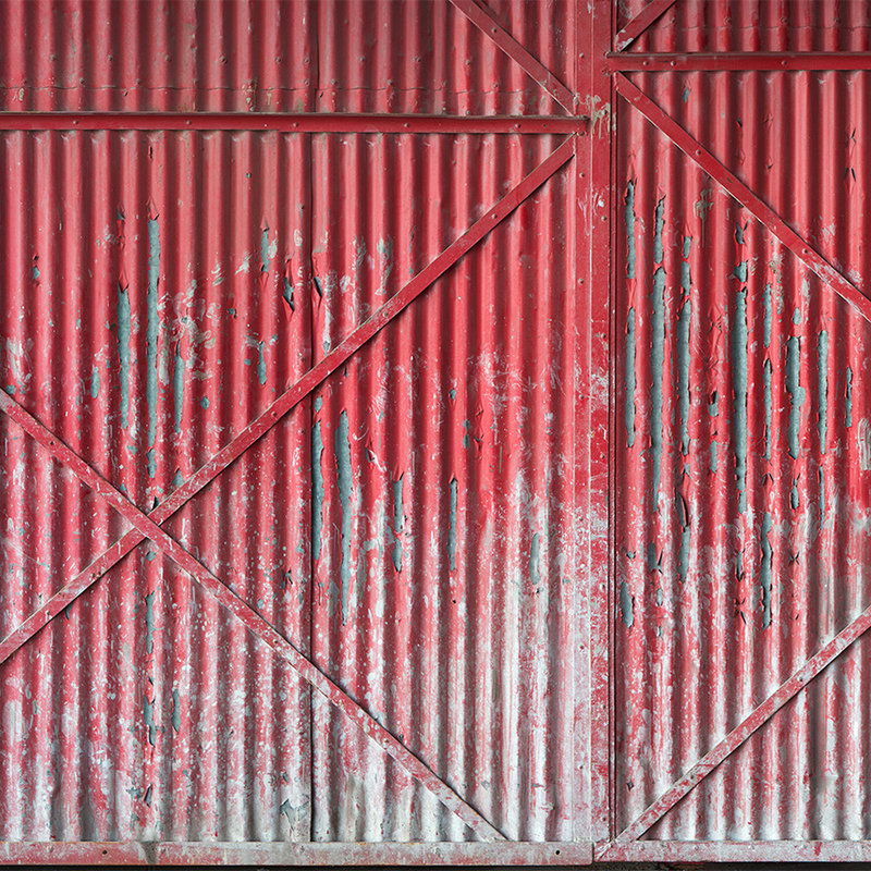         3D Fototapete in Vliesoptik Industrial – Rostiges rotes Metalltor im Used Design – Rot, Grau
    