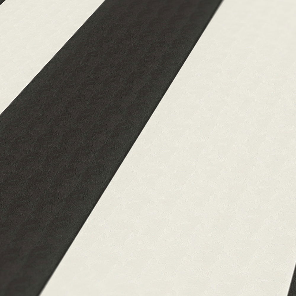             Wallpaper Karl LAGERFELD stripes & texture pattern - black, white
        