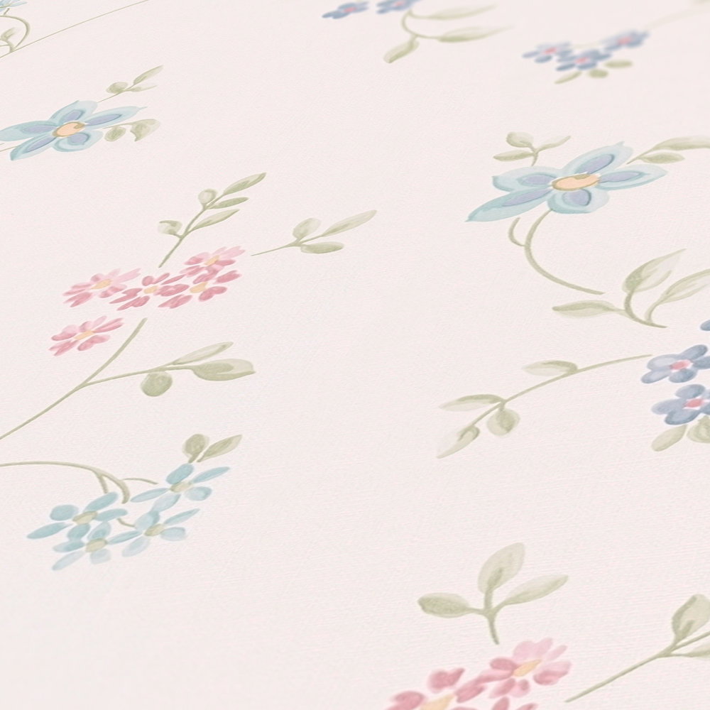 Blumentapete mit Ranken im Landhausstil – Creme, Grün, Blau
