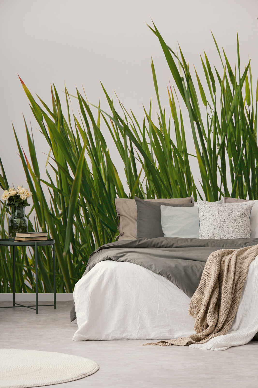         Fris zomergras fotobehang - natuurbehang voor levendige groene accenten als vliesbehang - kleurrijk
    