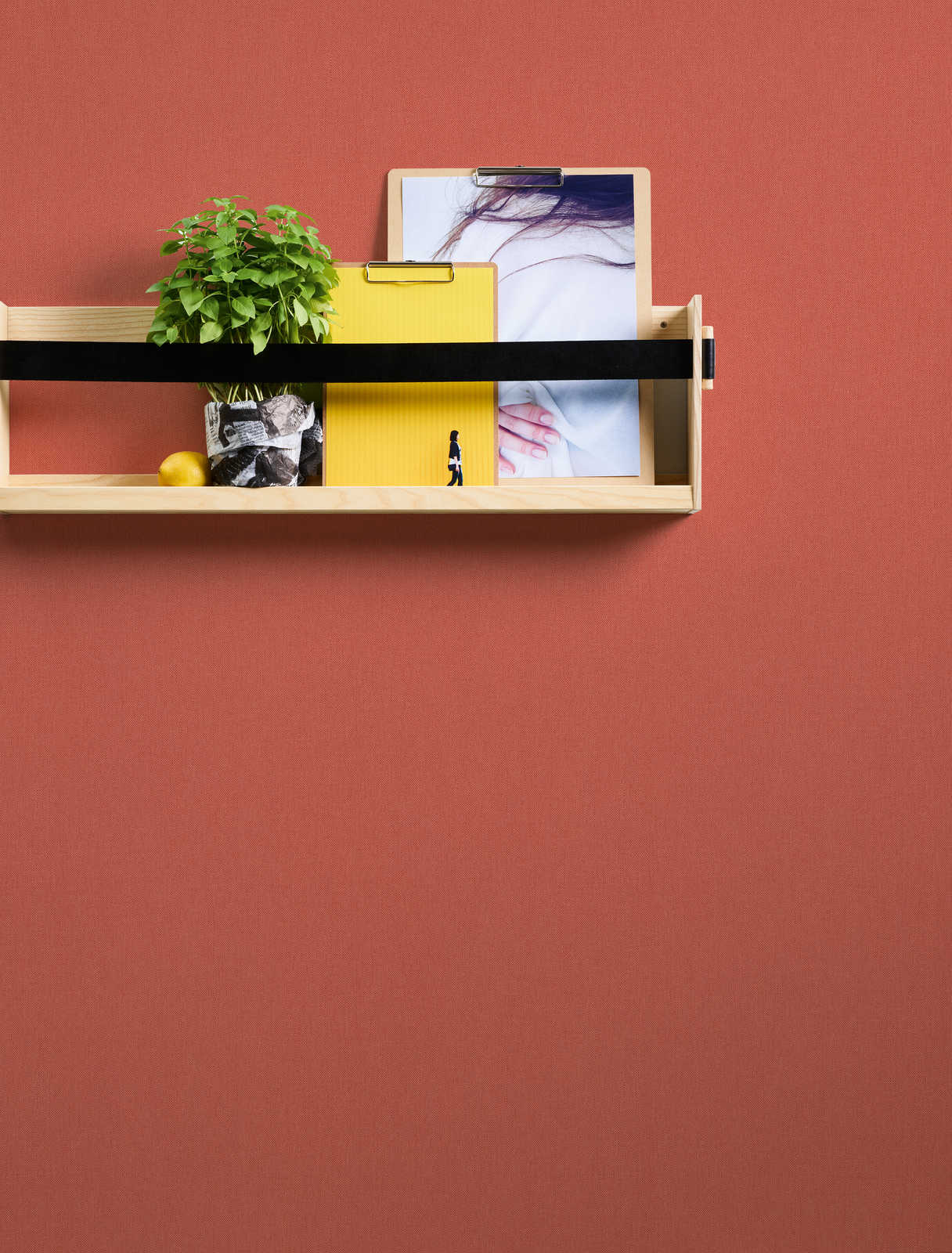             Tapete Orange mit Leinenstruktrur & Terrakotta Farbe
        