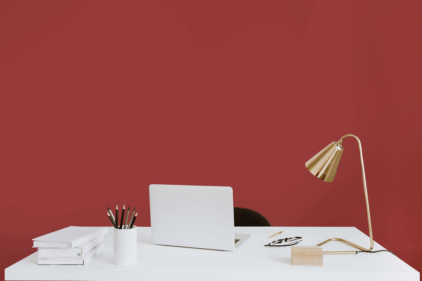 Schreibtisch, Arbeitsplatz, Laptop, Lampe, Büroarbeitsplatz