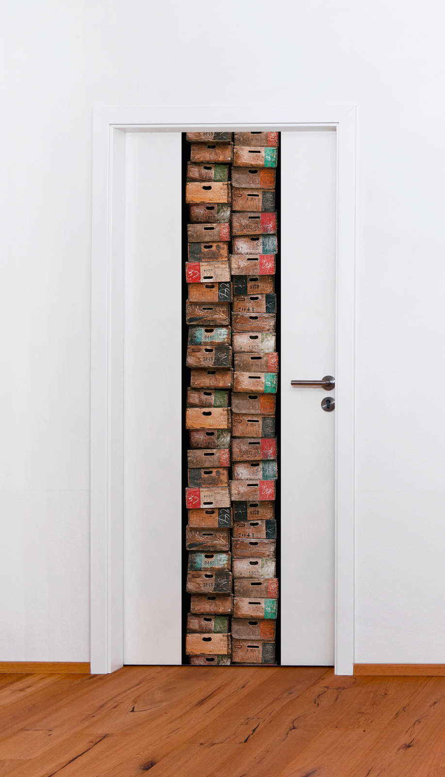 Motivtapete mit rustikalen Holzkisten im Used-Look – Braun, Bunt