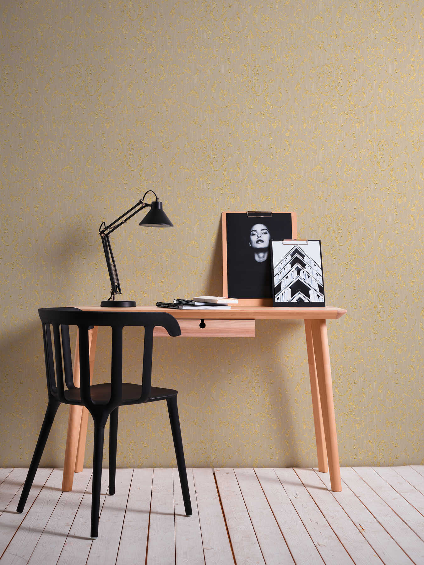 Ornamenttapete im Used-Look mit Metallic-Effekt – Beige, Gold