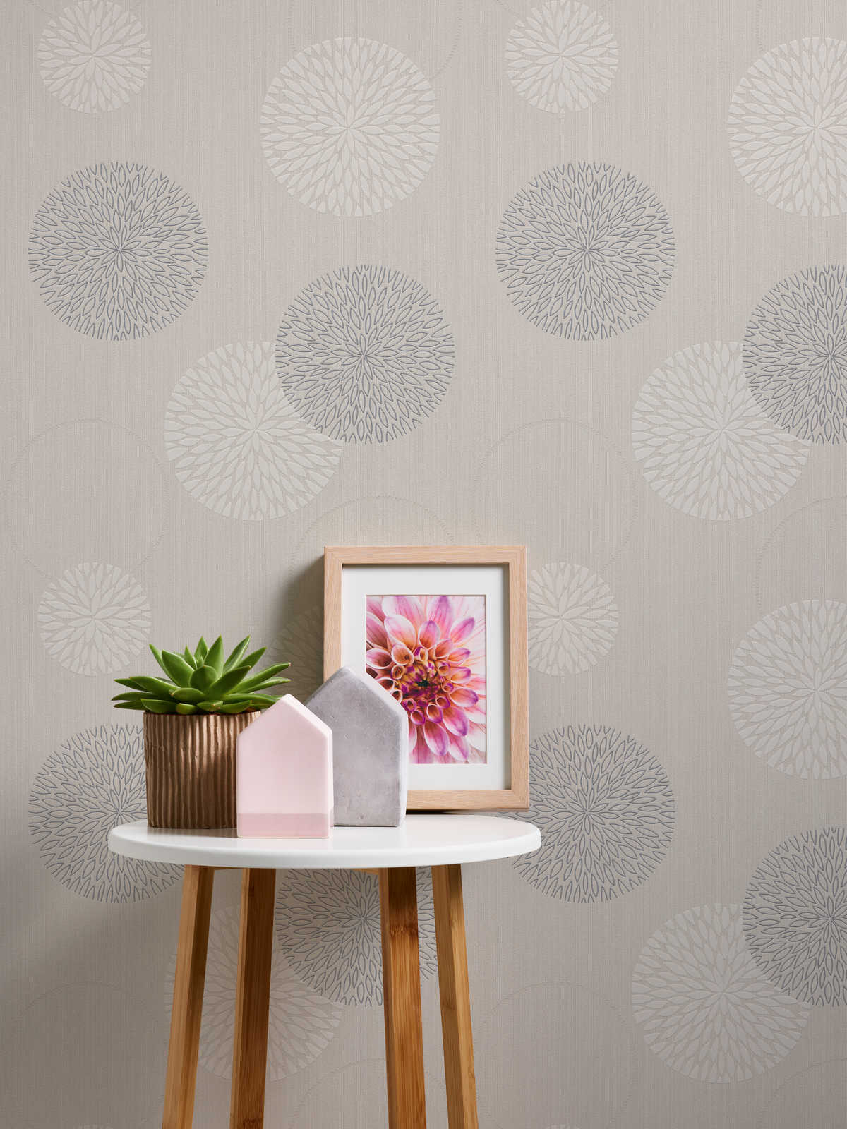             Vliesbehang abstract bloemendesign - beige, metallic
        