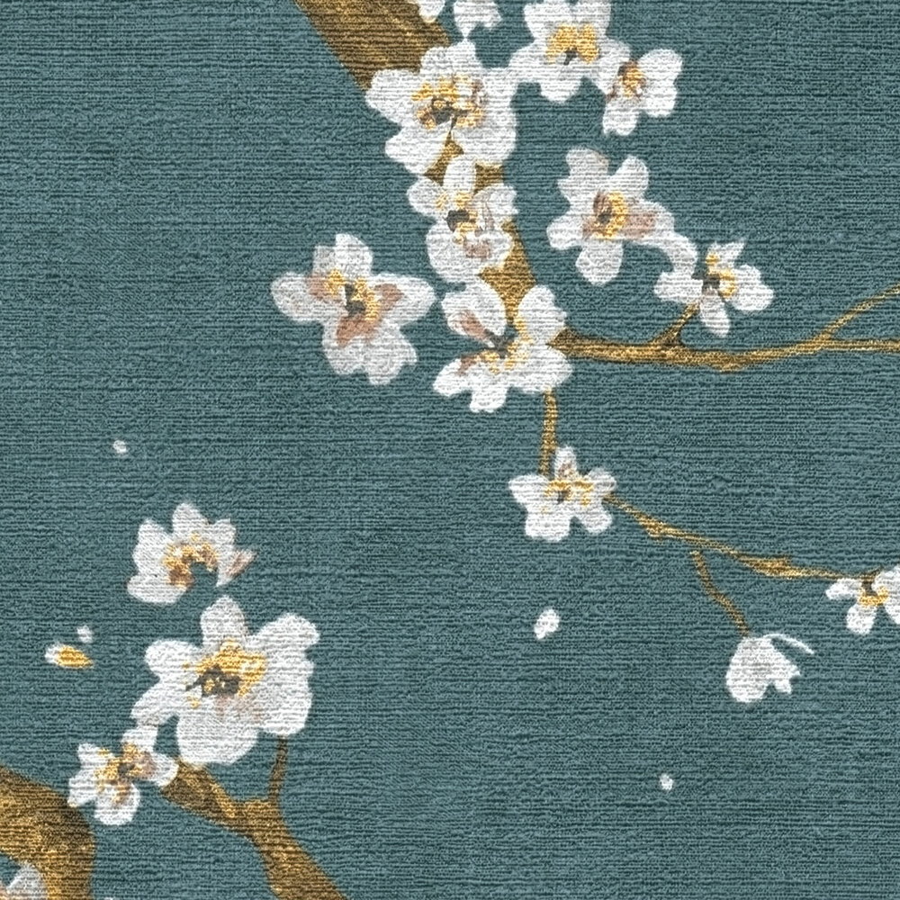 Elegante Vliestapete mit Kirschblütenmotiv, feiner Struktur – Blau, Gold, Creme