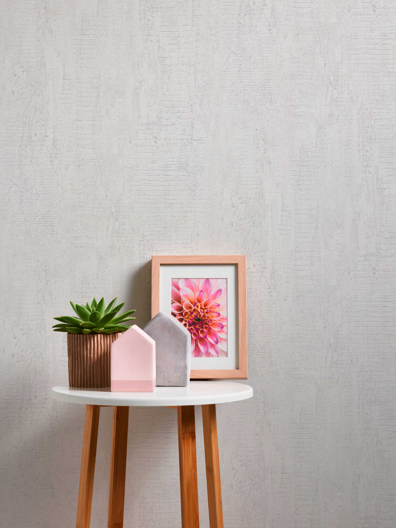             Tapete Betonoptik mit rustikaler Struktur mit rauem Muster – Weiß
        