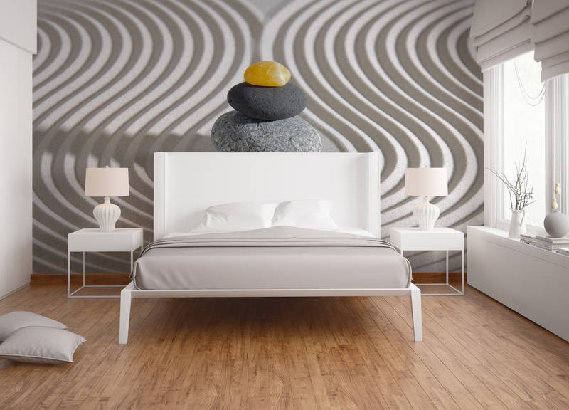             Spa-Stein-Turm im Sand Fototapete – Gelb, Grau, Beige
        