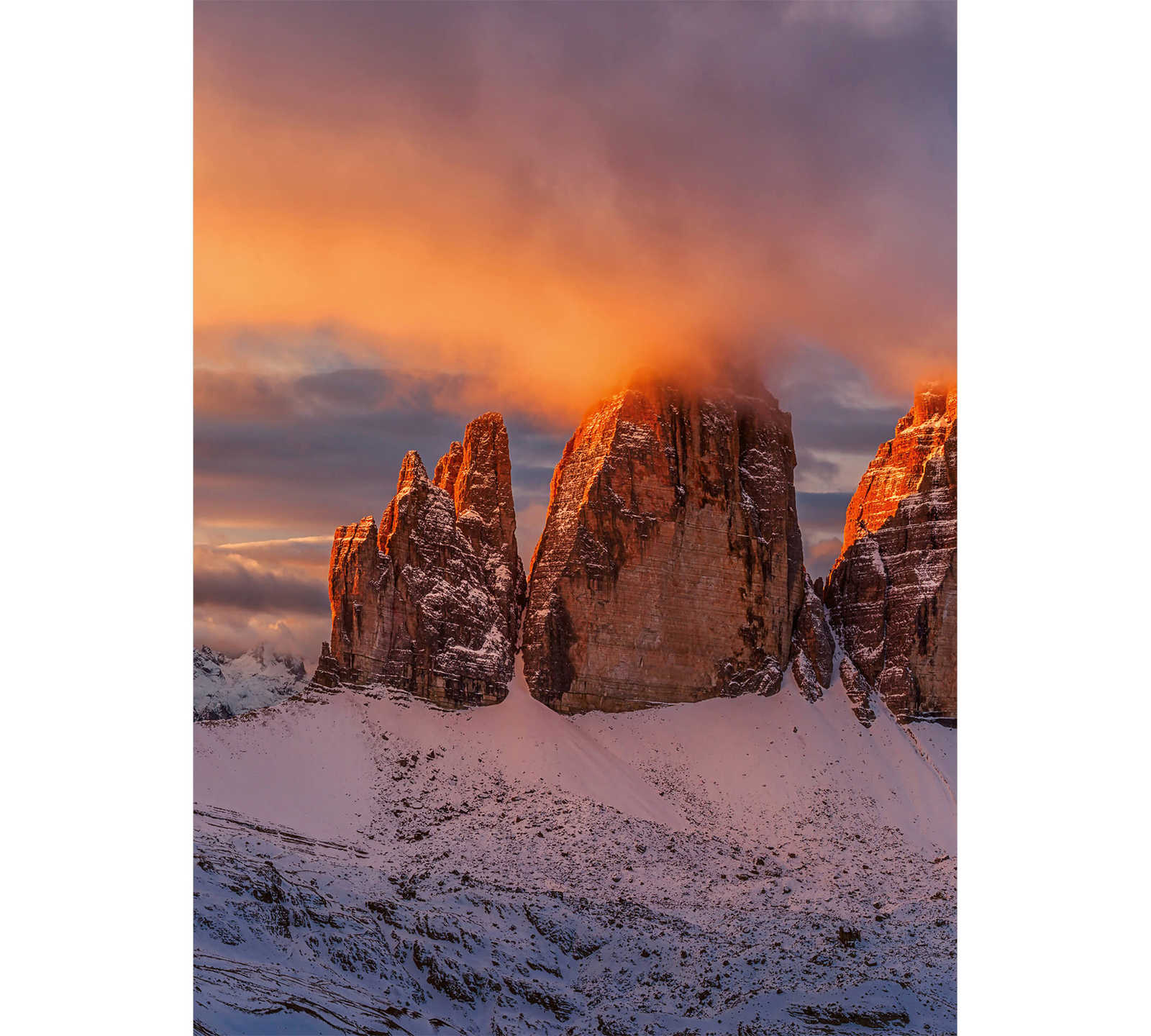         Fototapete Bergspitze in Italien – Weiß, Braun, Gelb
    