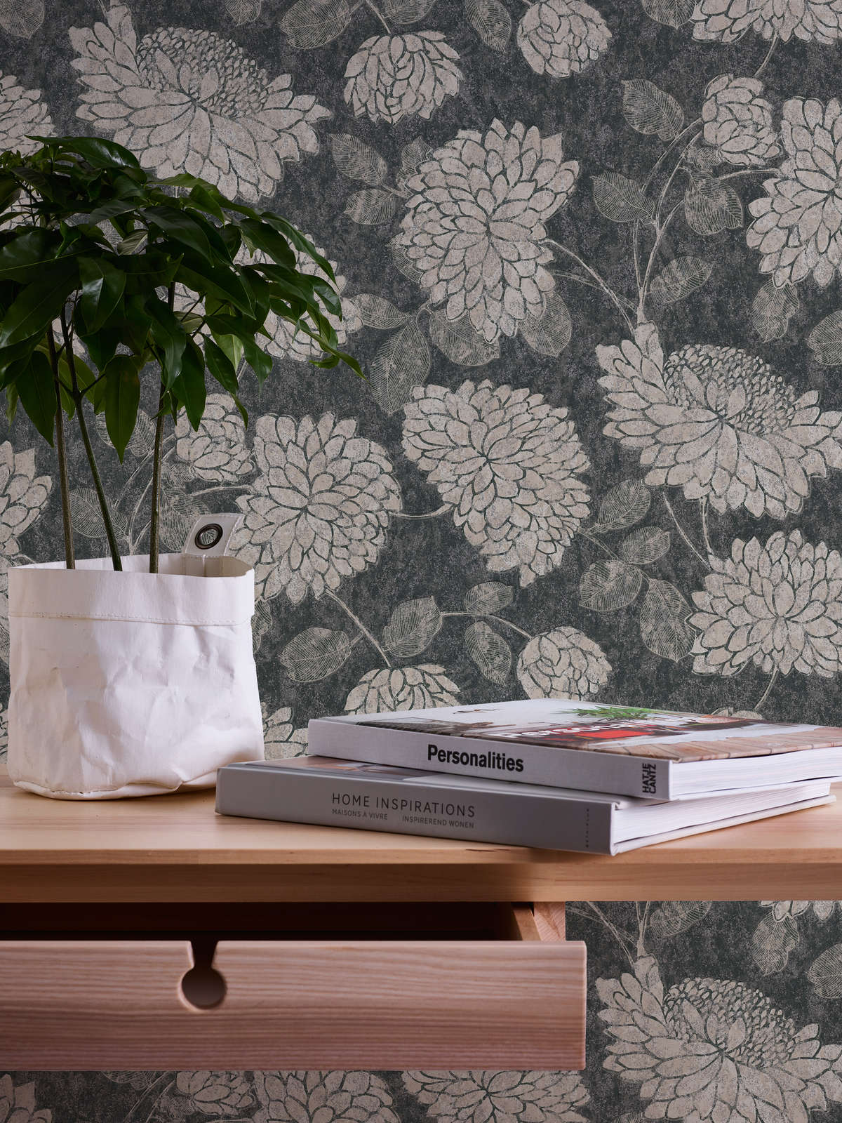             Pattern wallpaper with flowers with a slight sheen - black, white, silver
        