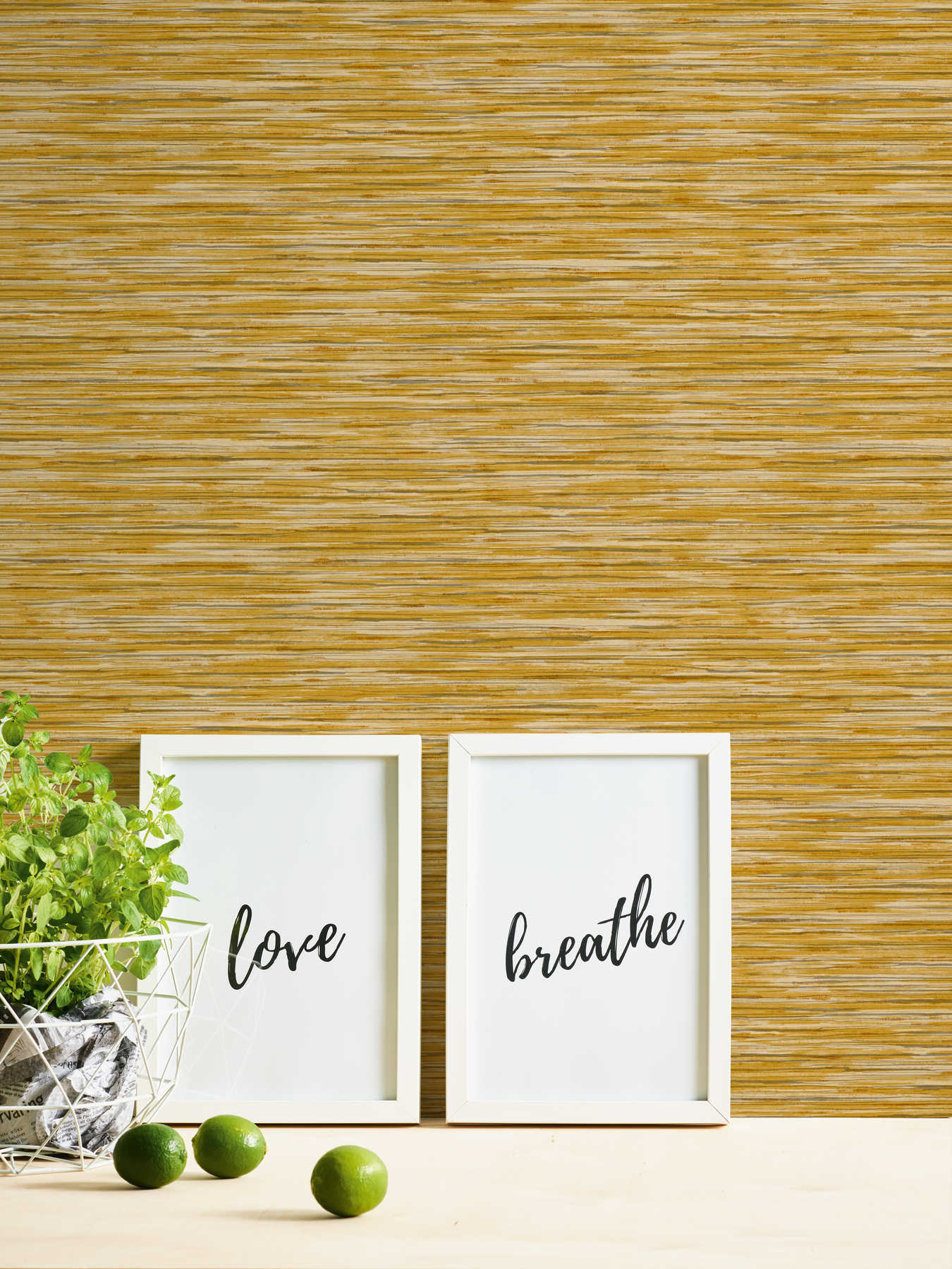             Melierte Mustertapete mit natürlicher Farbschraffur – Gelb
        