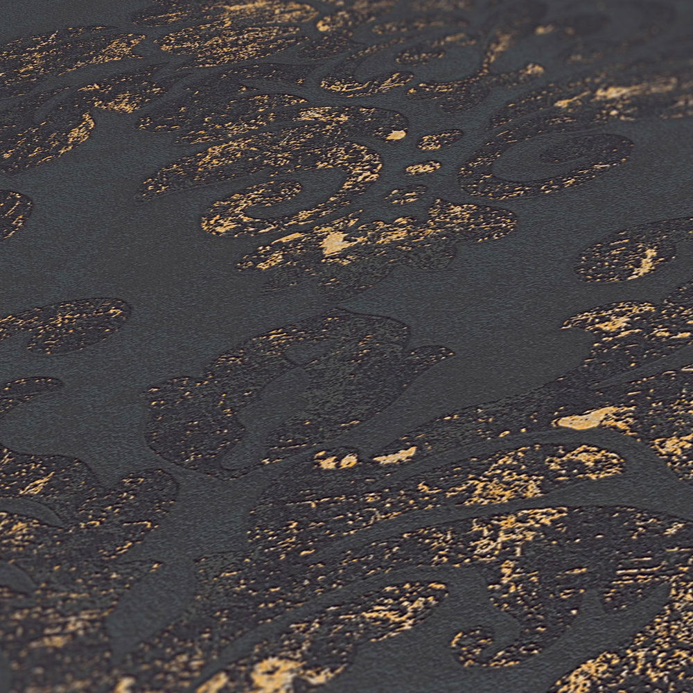             Barock-Tapete Ornamente im Used Look – Schwarz, Gold
        