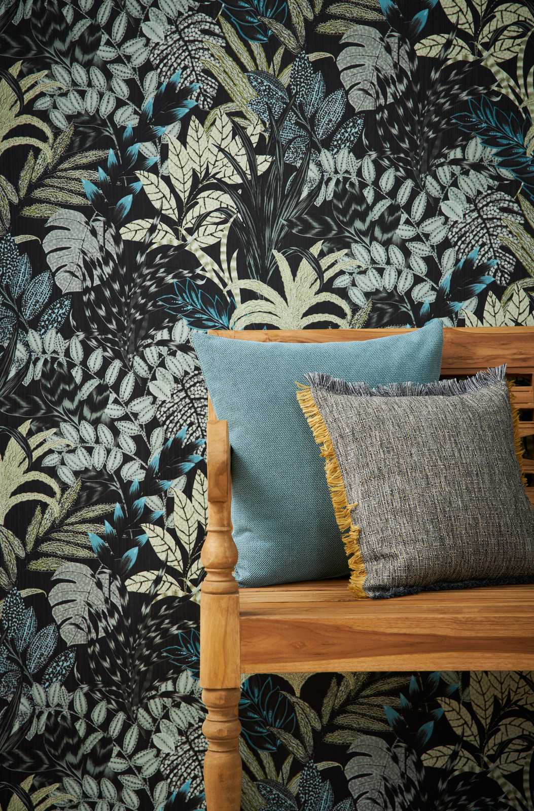             Nature pattern wallpaper with jungle design - green, black
        