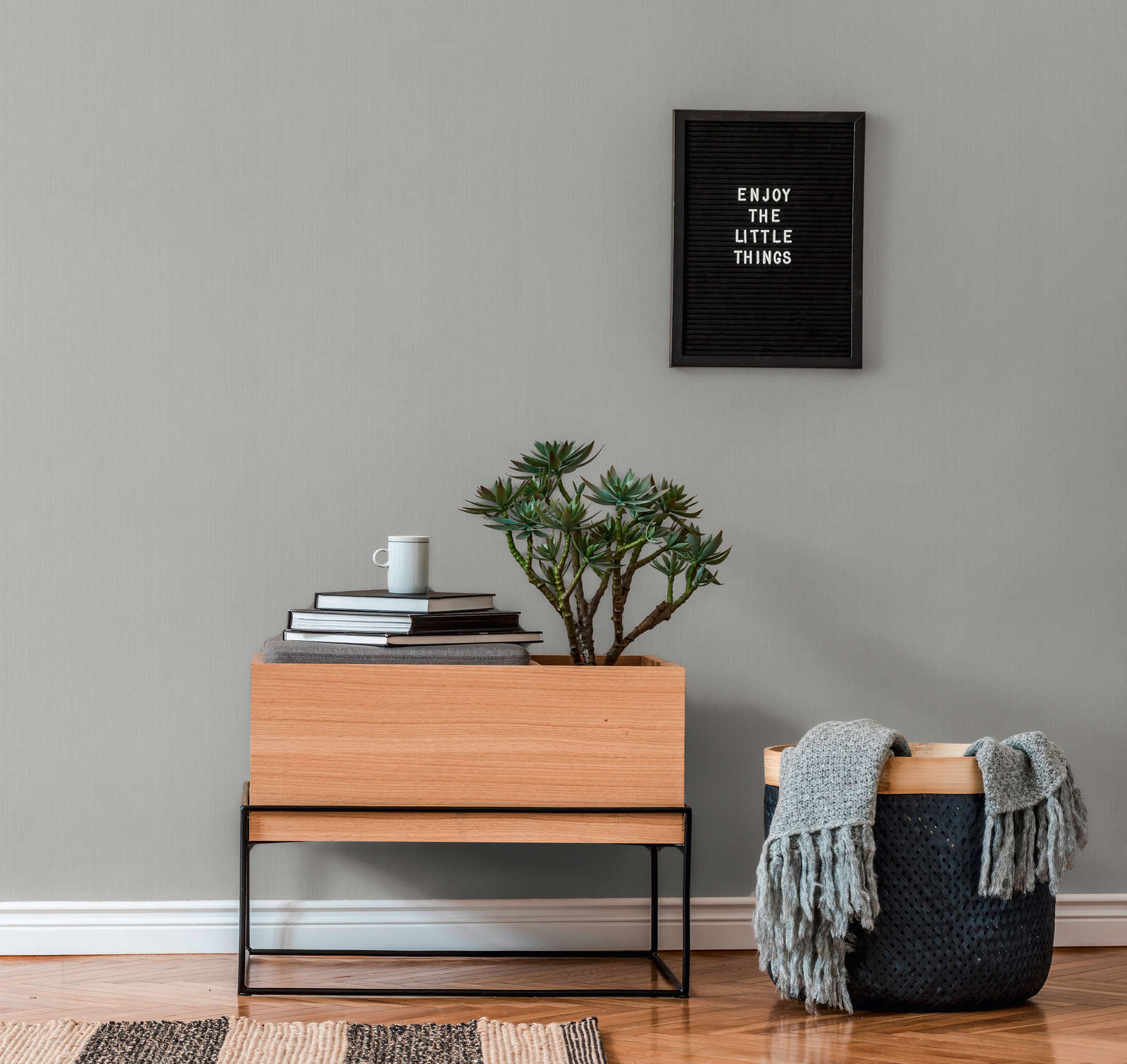             Tapete Graublau hell, seidenmatt mit Struktureffekt
        