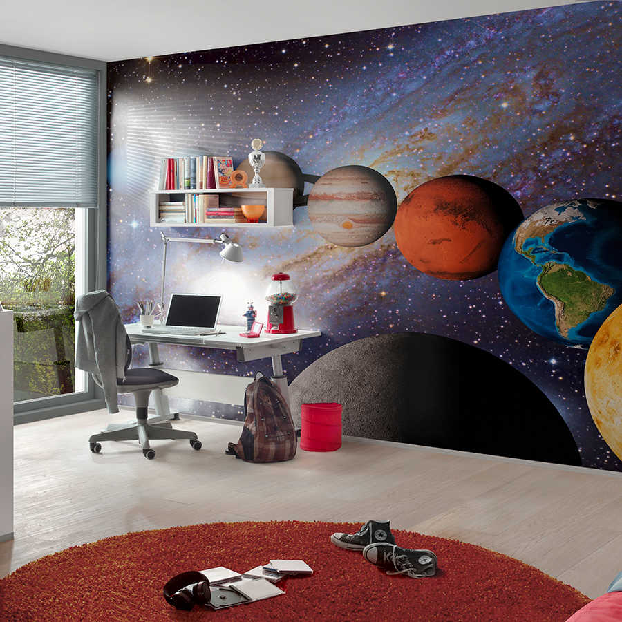 raumgestaltung, sternengalaxie-wand, schreibtisch, schreibtischstuhl, ruggepflasterte-boden