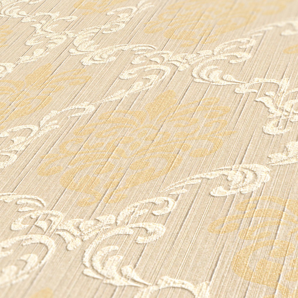             Tapete mit Ornament Design im Kolonial Stil – Beige
        