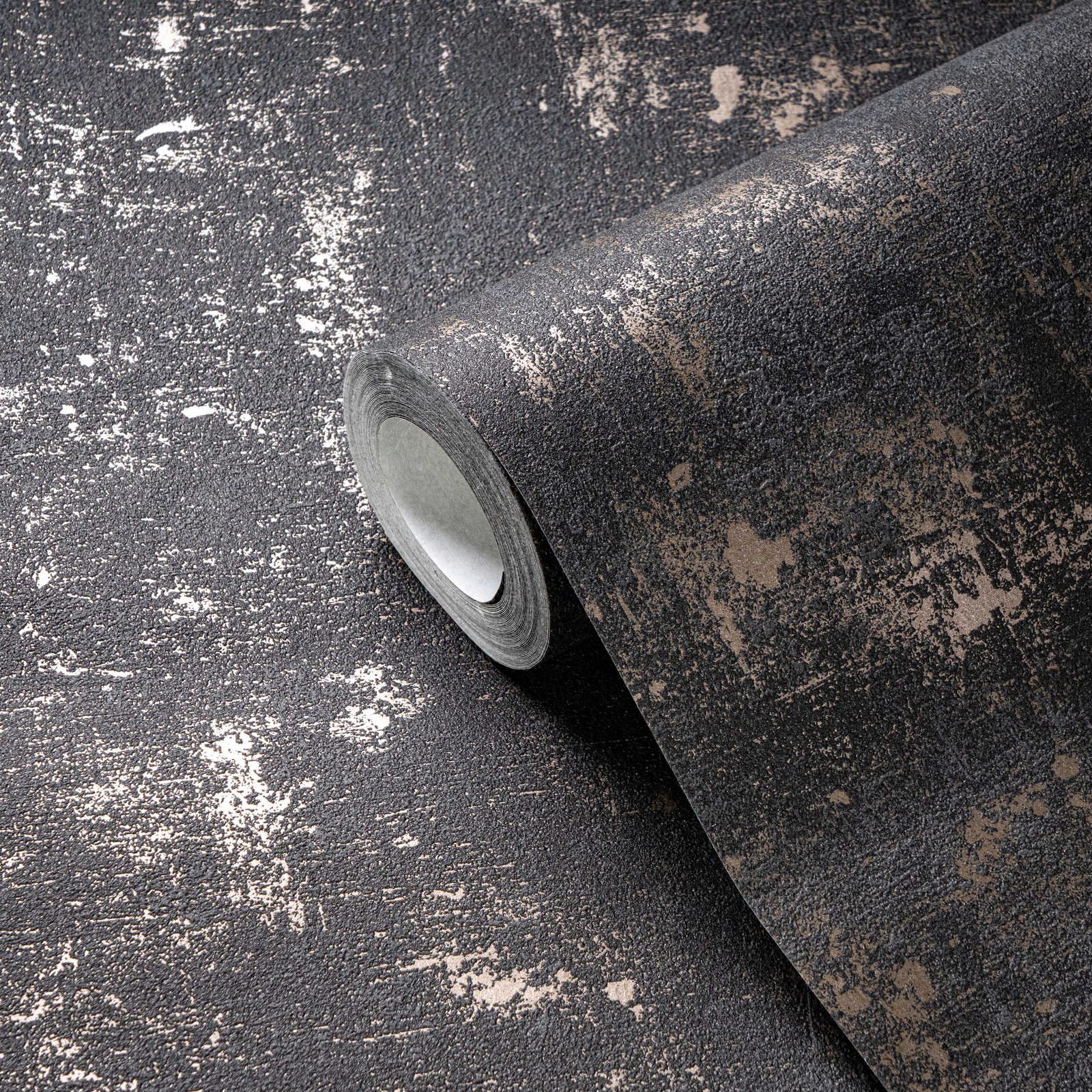             Mustertapete mit abstraktem Bastmuster– Schwarz, Gold
        