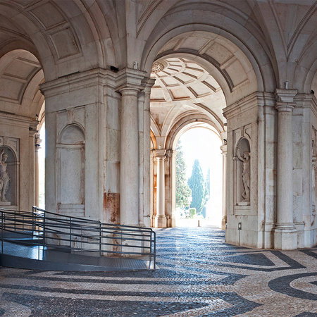  Bögen,  Steinarchitektur,  Kolonnade,  Fliesenboden,  Innenhofblick