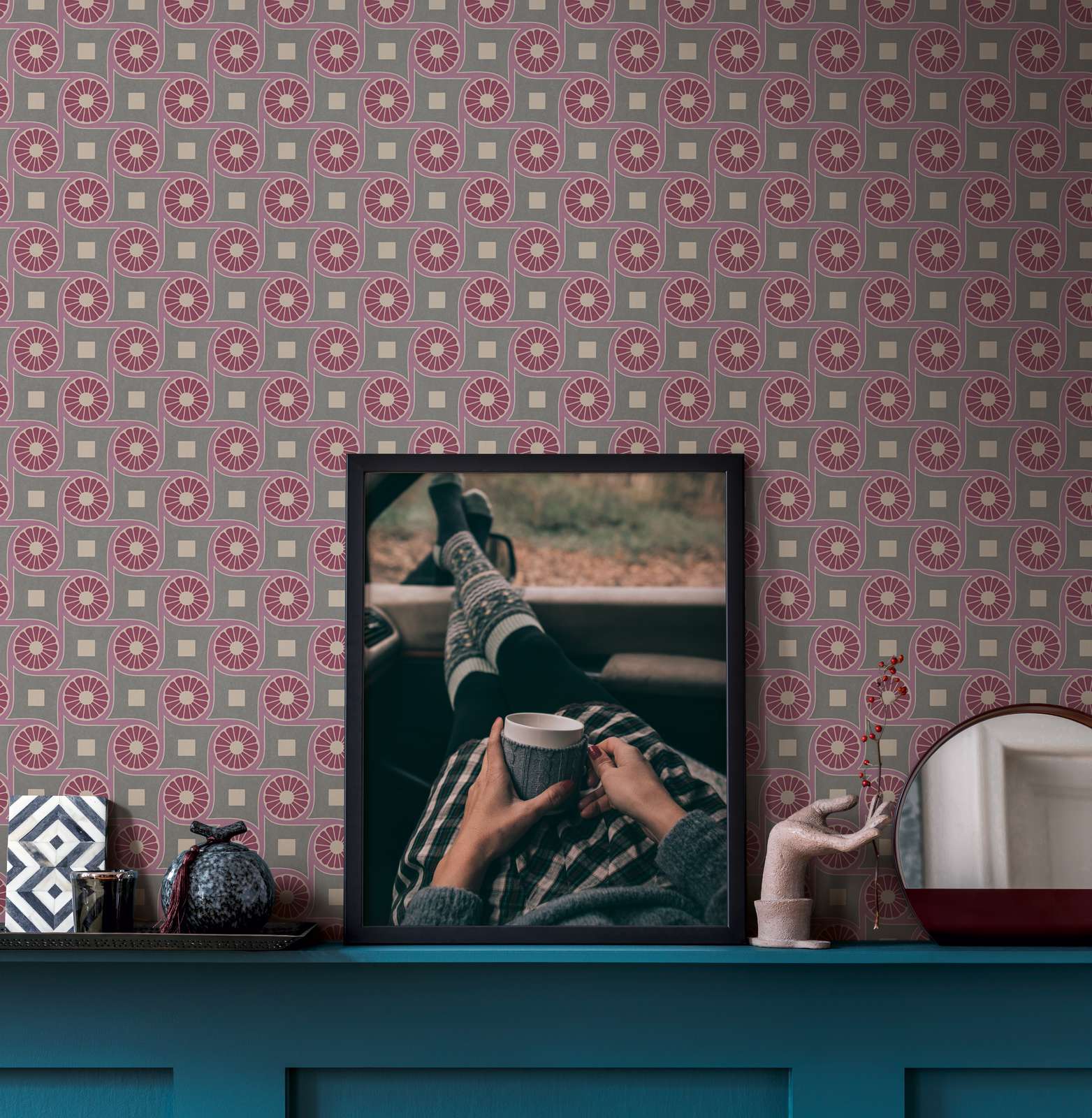 Retro Vliestapete mit Kreismuster und Quadraten – Lila, Rot, Beige
