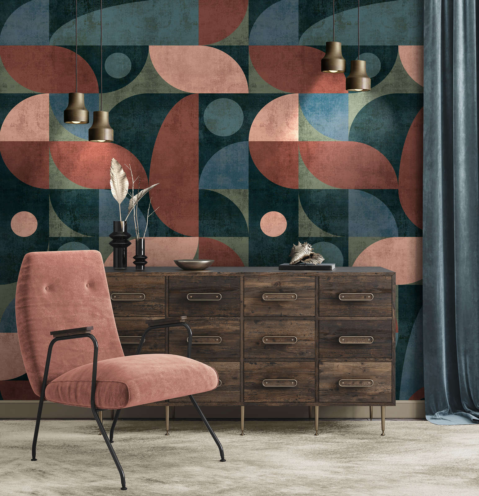 Wandtattoo, Wohnzimmerwand, Geometrische Muster, Vintage Holzkommode, Sessel pink