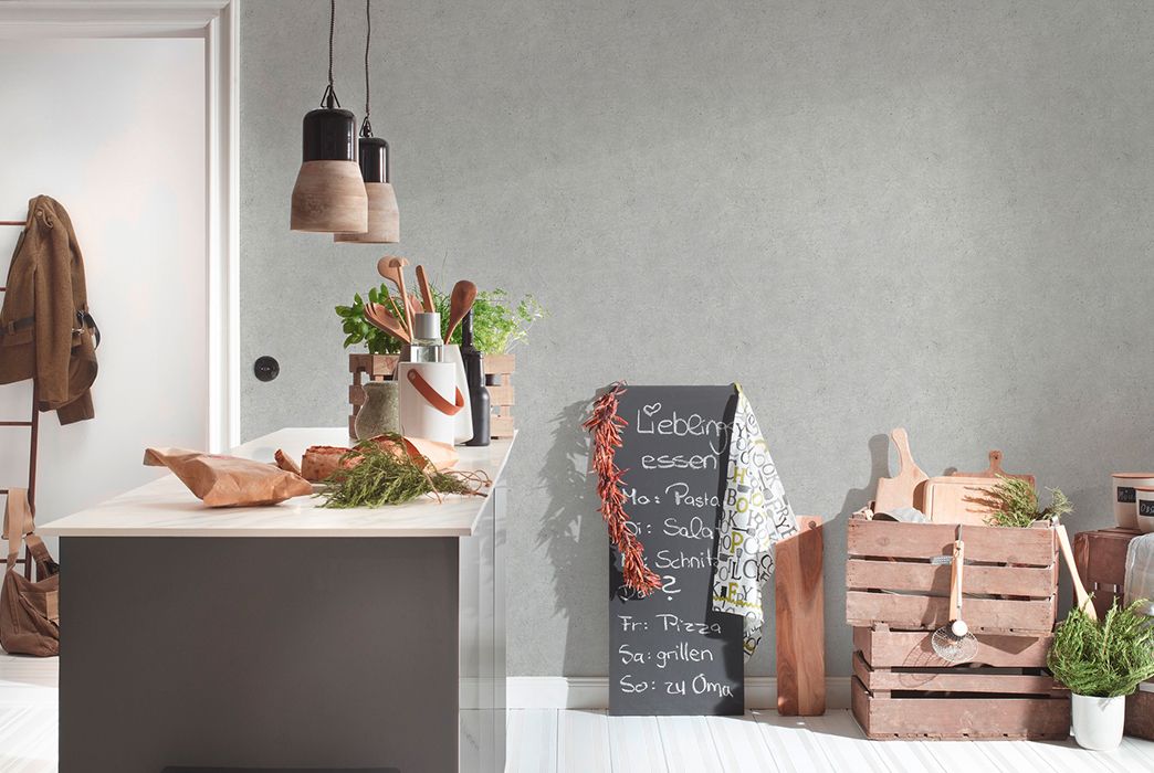 Hellgraue Küche mit tapezierter Essecke AS952592