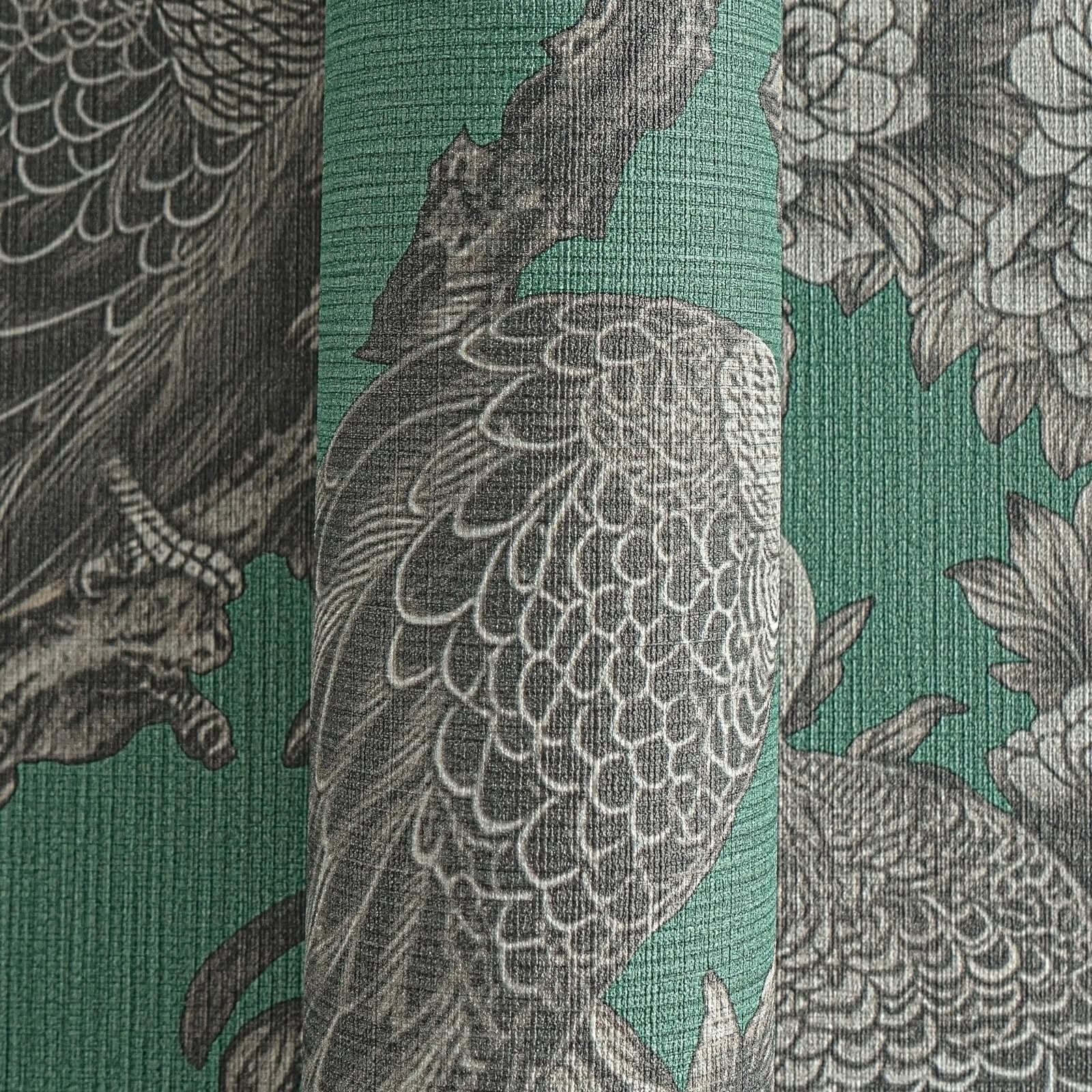             Blumenmuster mit Vögeln im englischen Landhausstil als Vliestapete von MICHALSKY – Grau, Grün, Schwarz
        