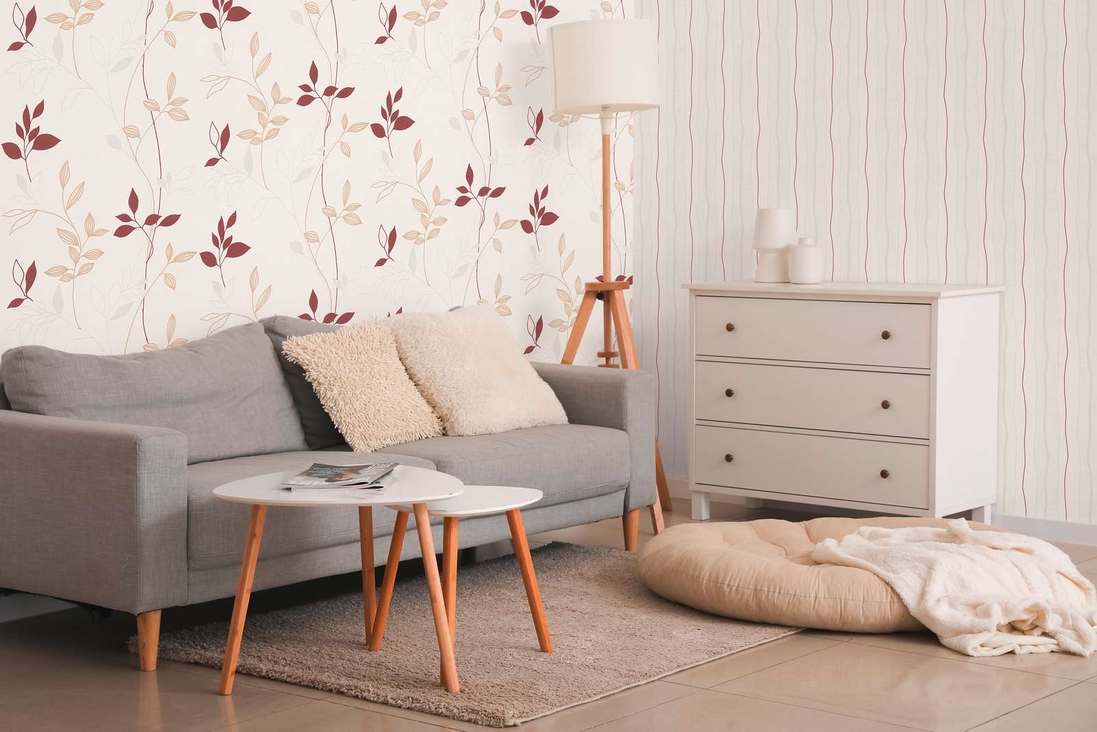             Tapete Blätter Muster strukturiert, farbige Akzente – Rot, Creme
        