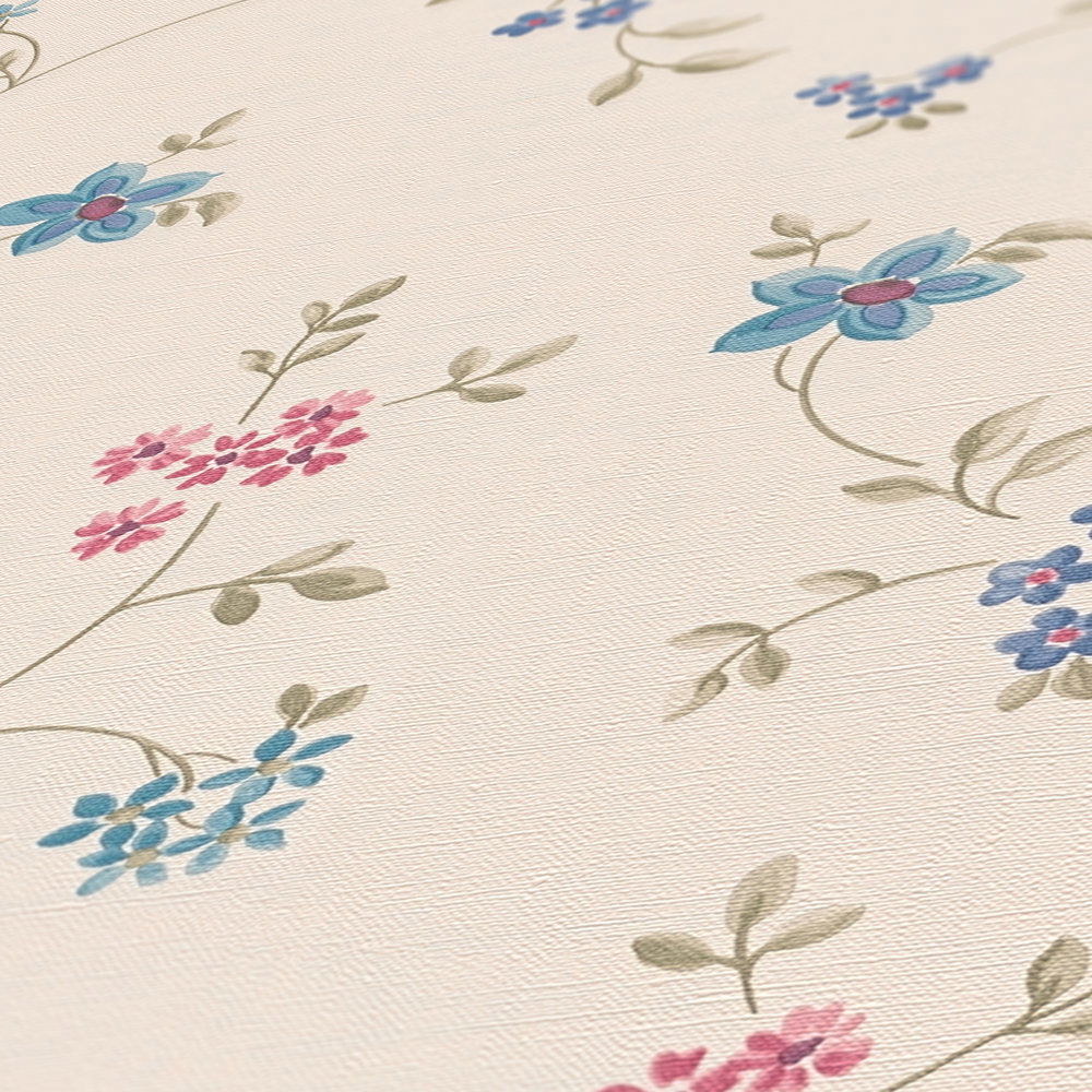             Vliestapete mit floralen Blumenranken – Creme, Grün, Rosa
        