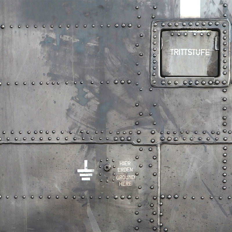         Industrielle Fototapete – Vliestapete mit verschraubten Metallplatten im Used-Look – Grau
    