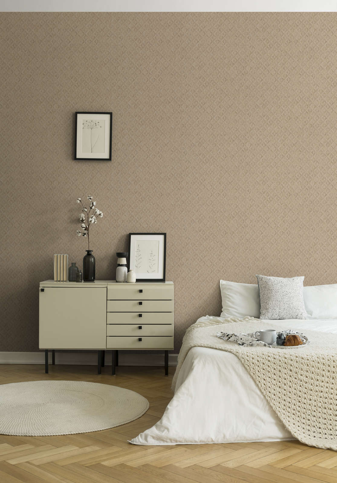             Mustertapete mit abstraktem Design– Beige, Gold
        