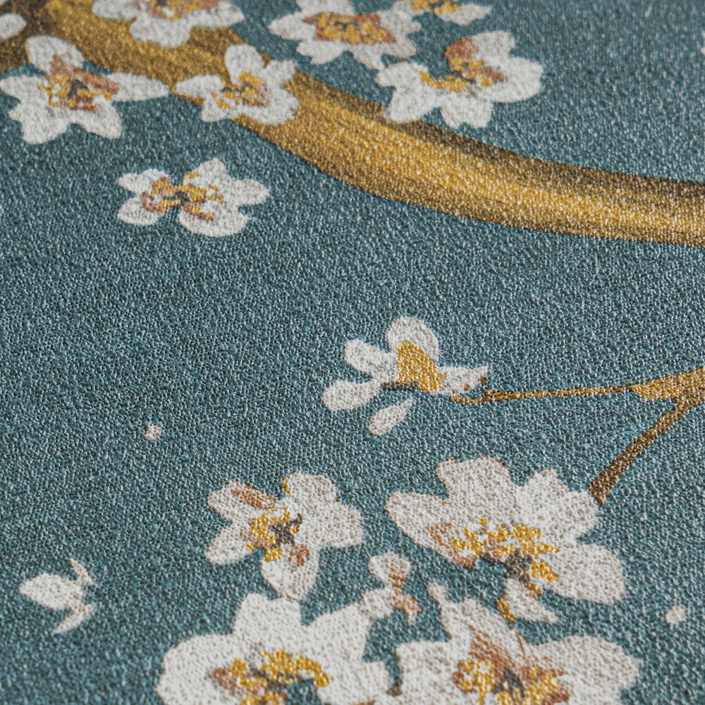 Elegante Vliestapete mit Kirschblütenmotiv, feiner Struktur – Blau, Gold, Creme