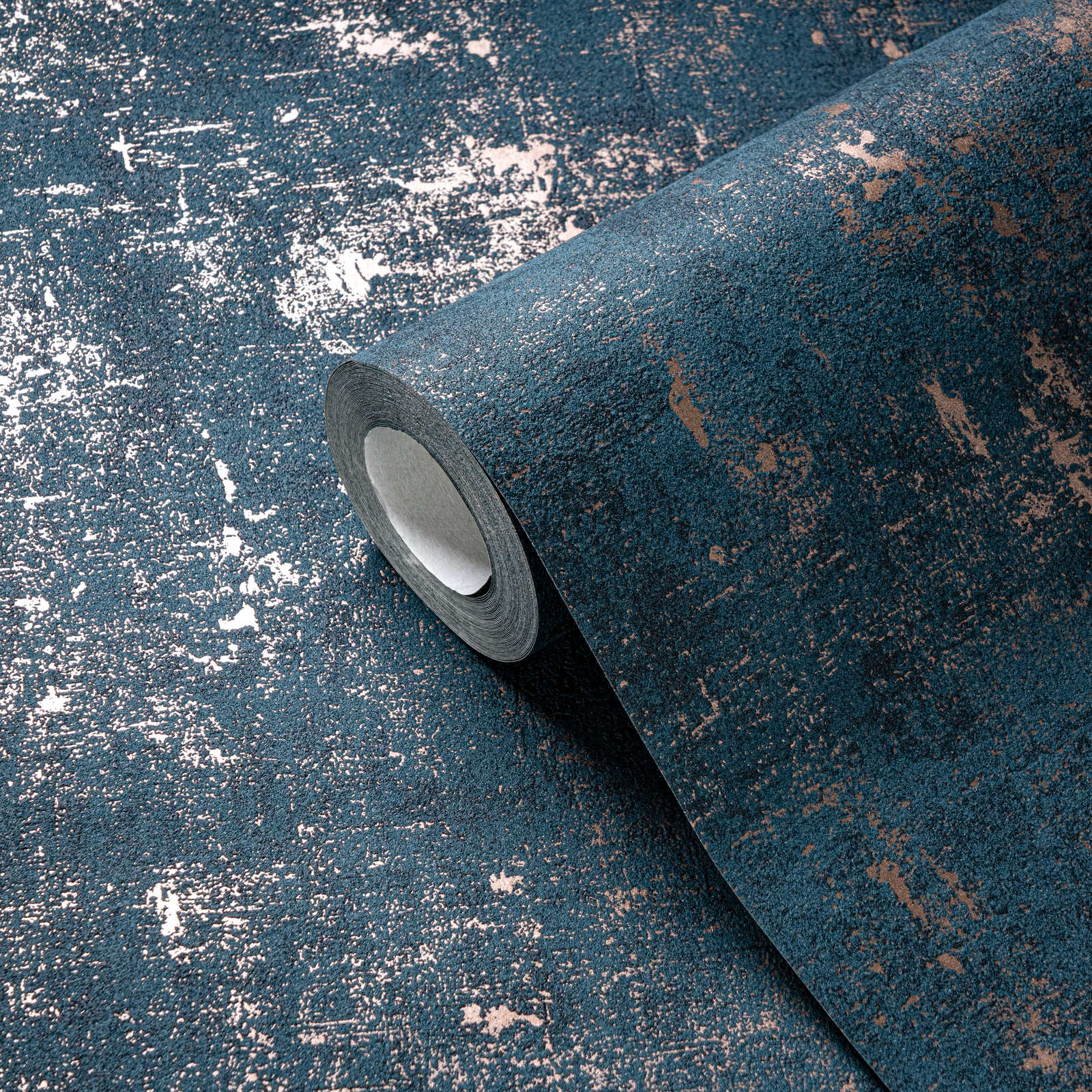             Bastmustertapete mit metallischen Effekten– Dunkelblau, Gold
        