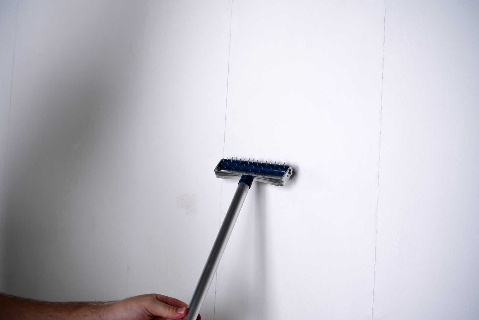             Spijkerrol uitschuifbaar 54-98cm, duurzame egelroller
        