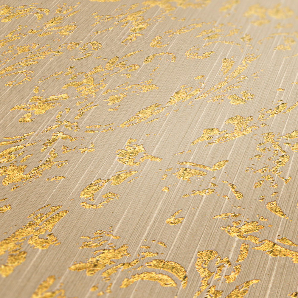 Ornamenttapete im Used-Look mit Metallic-Effekt – Beige, Gold