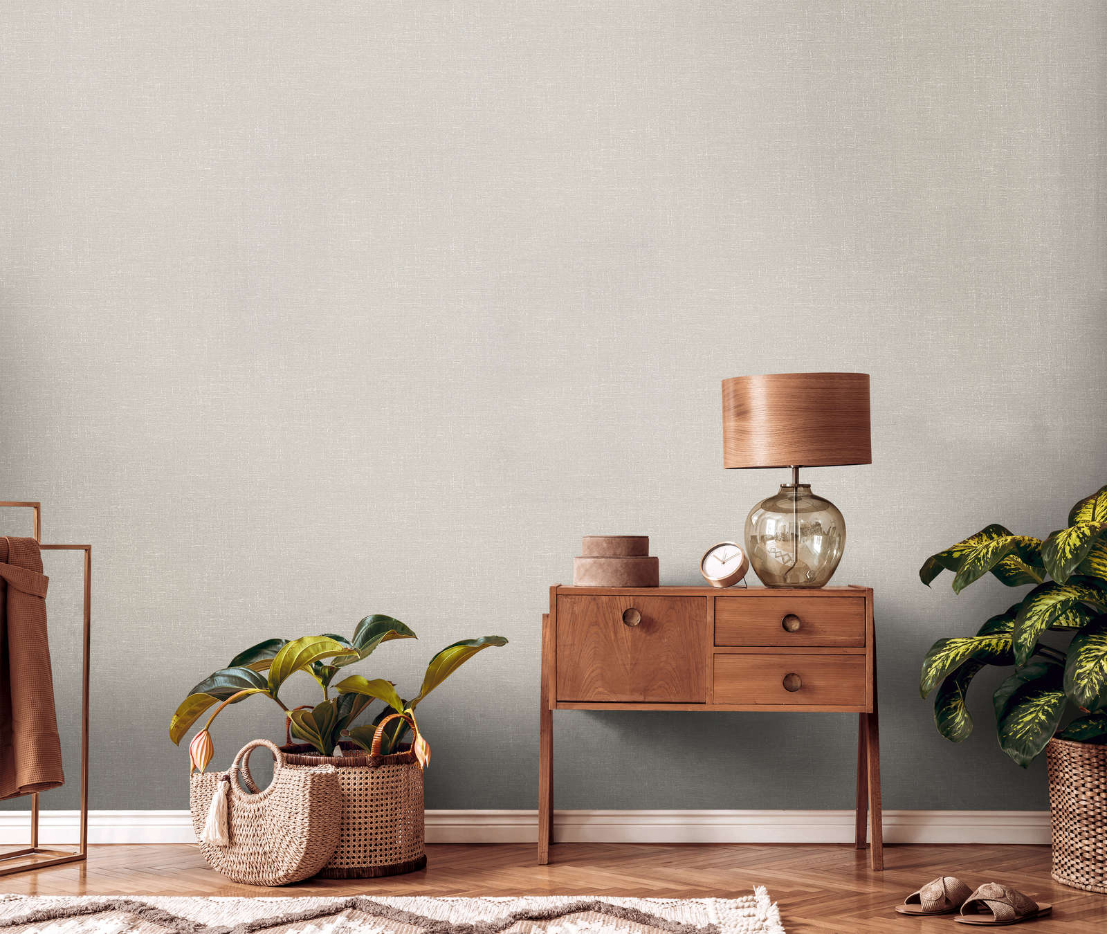 Strukturierte Vliestapete in matter Optik – Beige