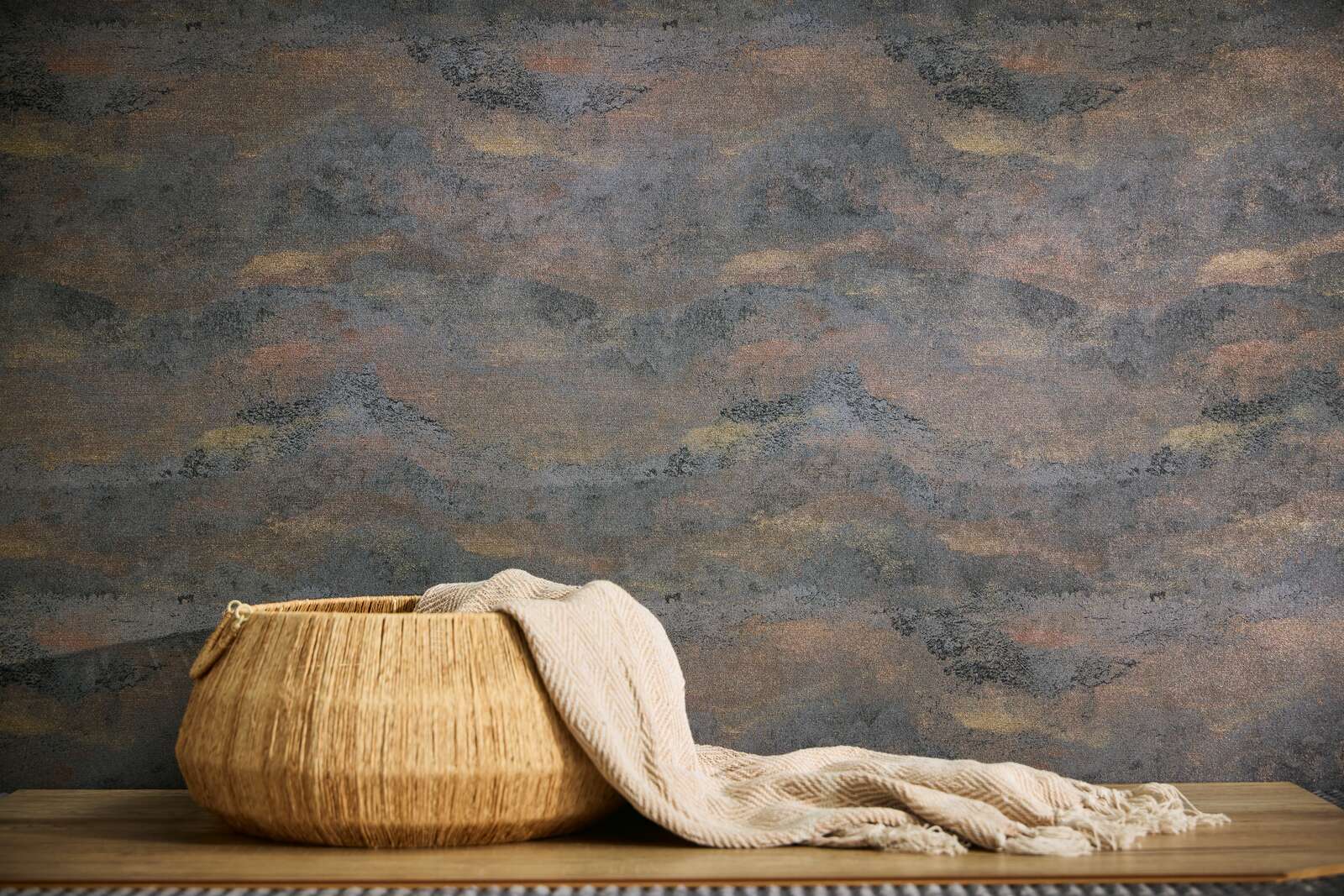             Exklusive Vliestapete mit strukturierter und schimmernder Wellenoptik – Schwarz, Grau, Metallic
        