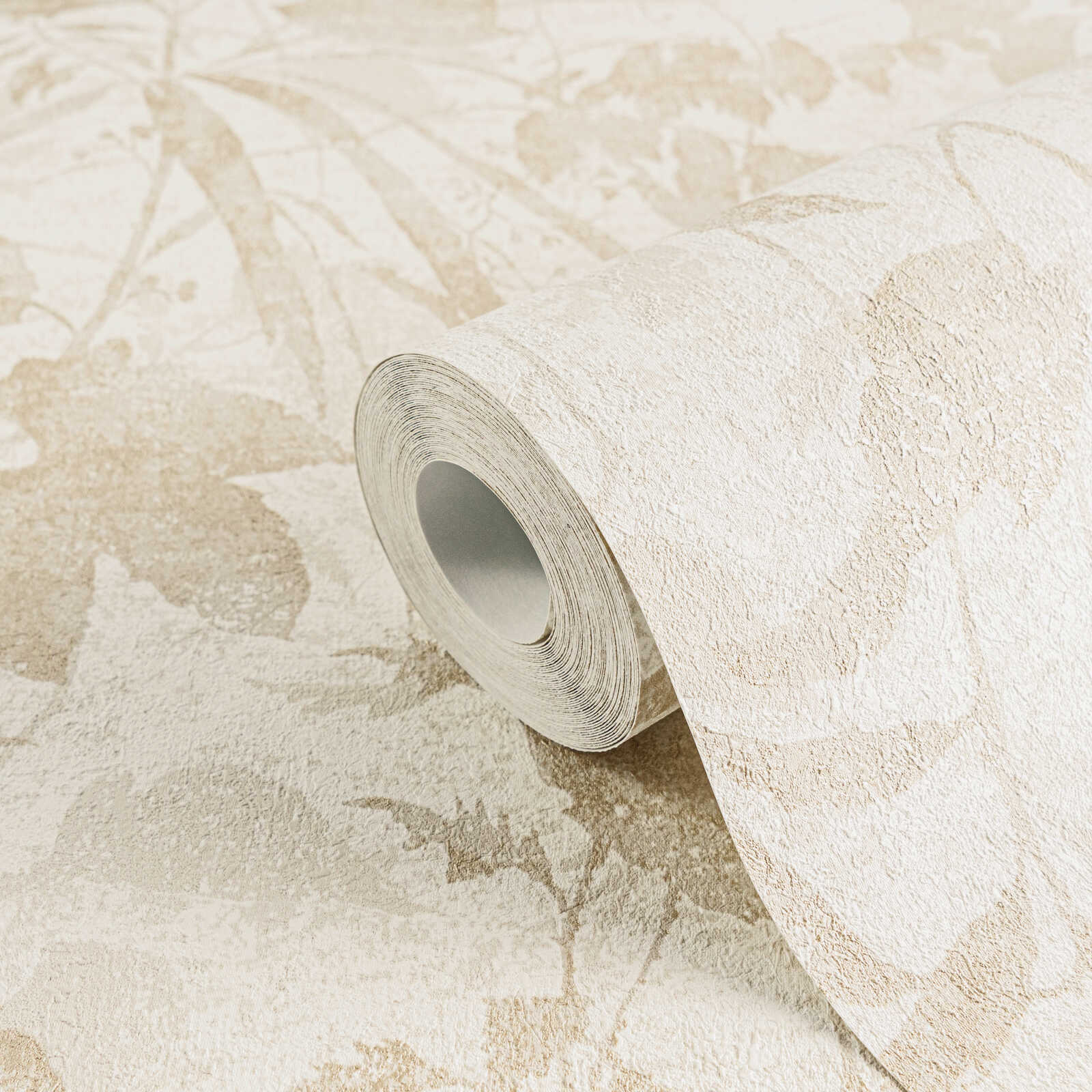 Vliestapete mit modernem Blättermuster und dezenter Oberflächenstruktur – Creme, Beige, Metallic