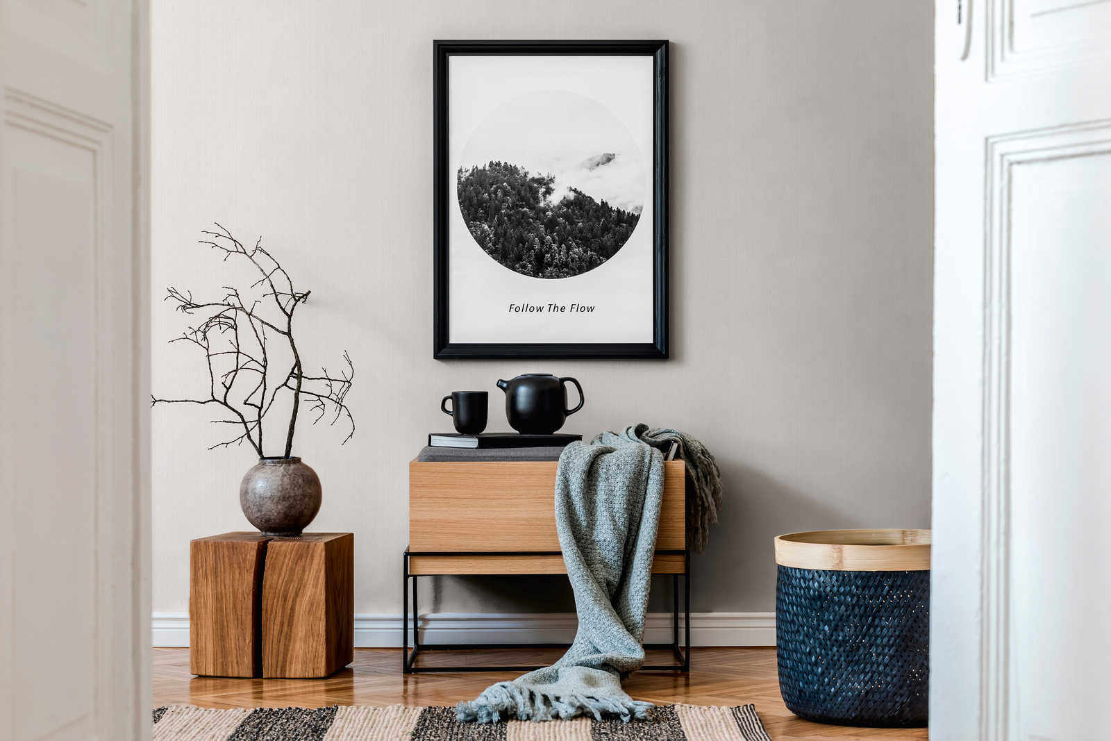             Cremeweiße Tapete seidenmatt mit natürlichem Struktureffekt
        