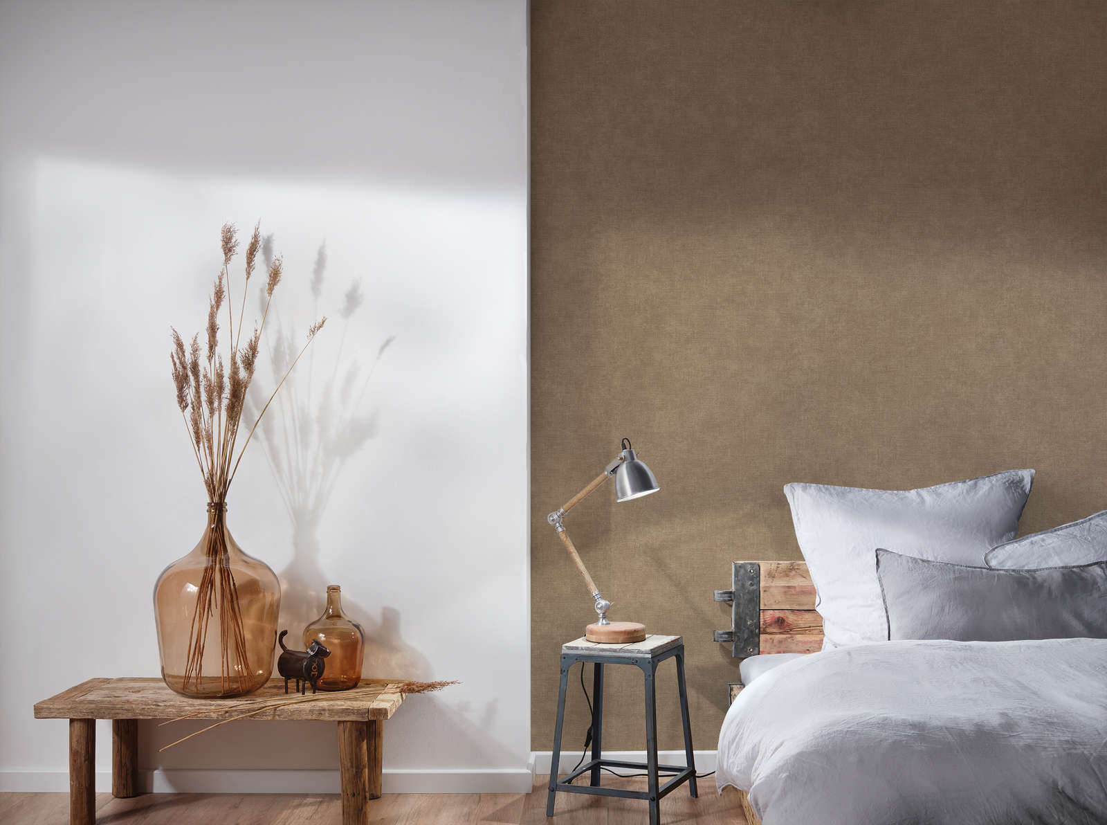 Lampe, Innenarchitektur, Inneneinrichtung, Kissen, Mobiliar